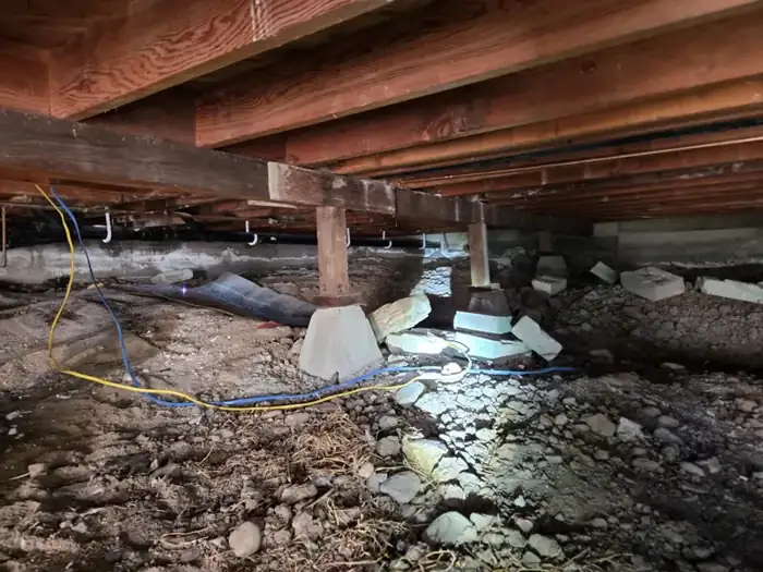 Crawlspace and piers